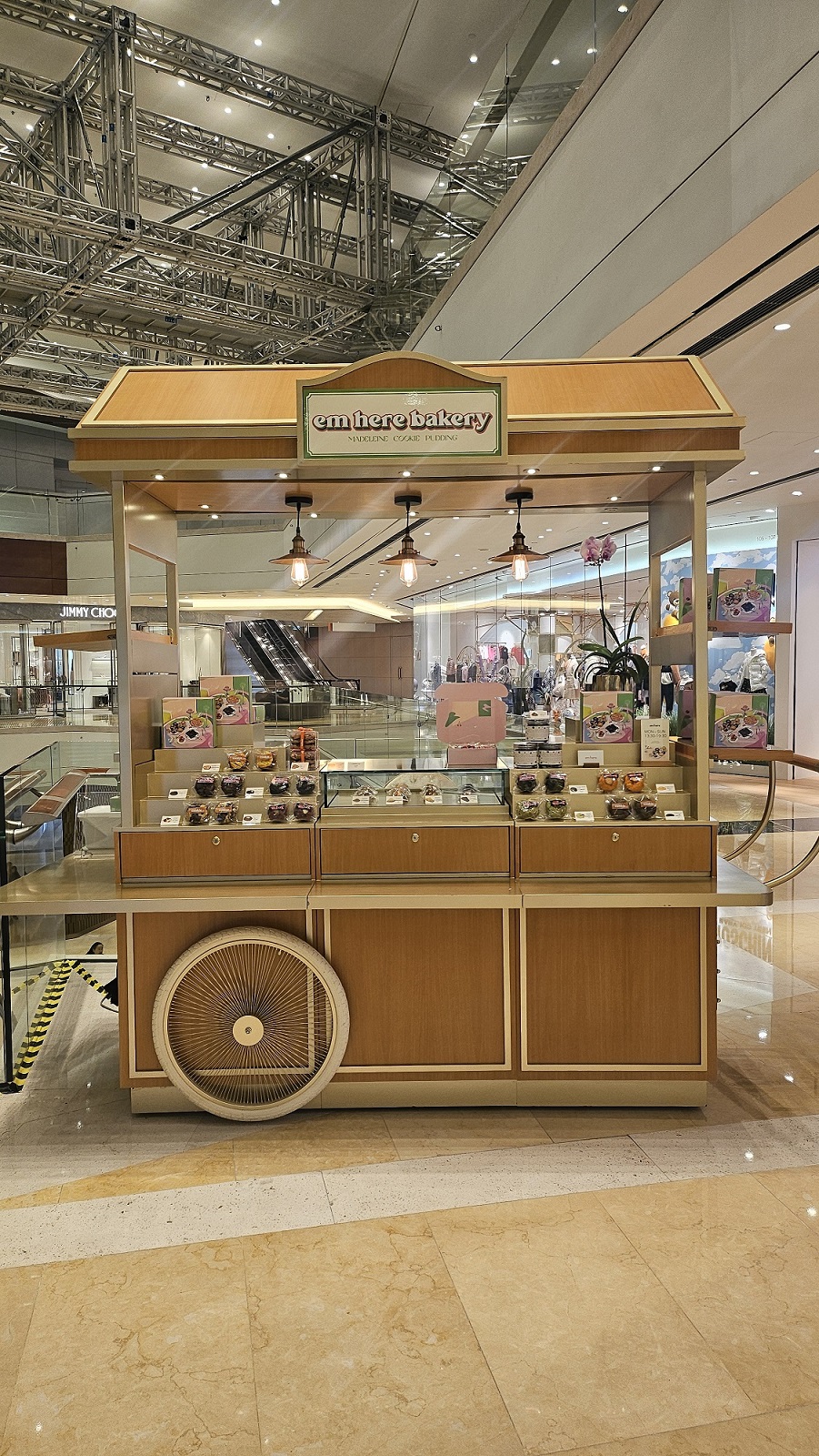 "Em Here Bakery" Pop-up Kiosk at One Central Macau